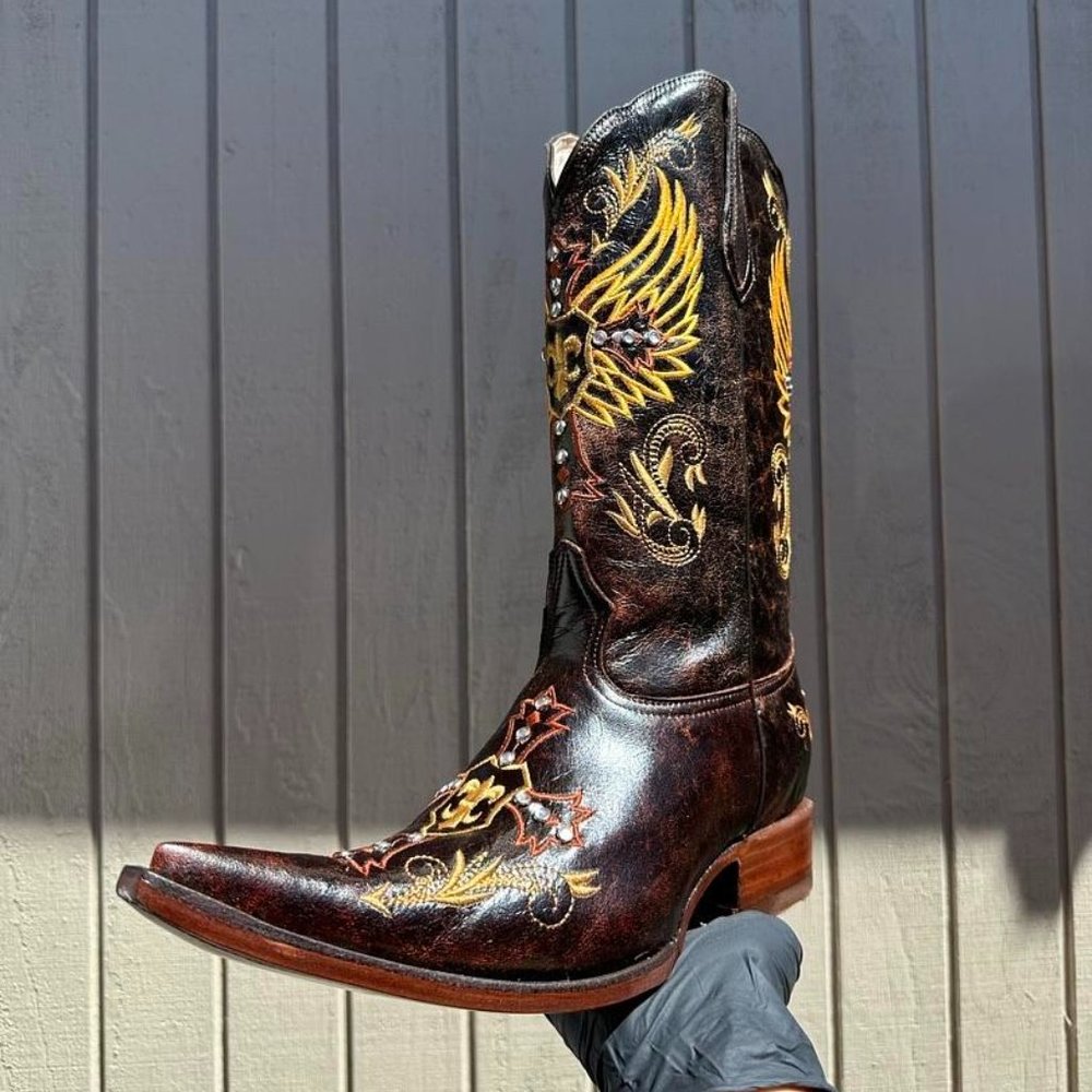 #43 Cracked Effect Leather Western Boot in Brown Color